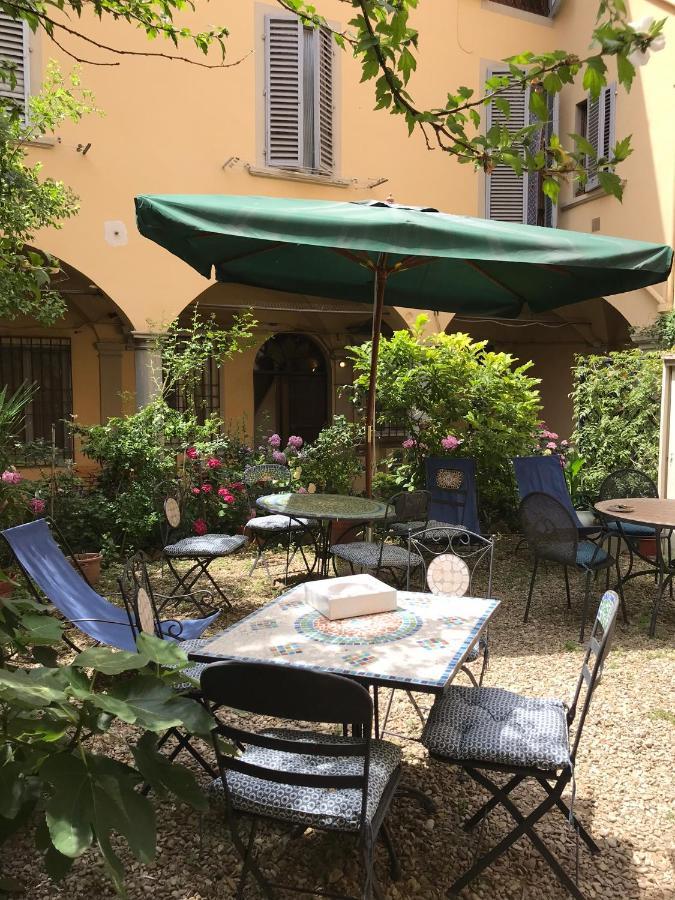 Cynthia'S Garden - Apartment With Private Garden In Santa Croce Florens Exteriör bild