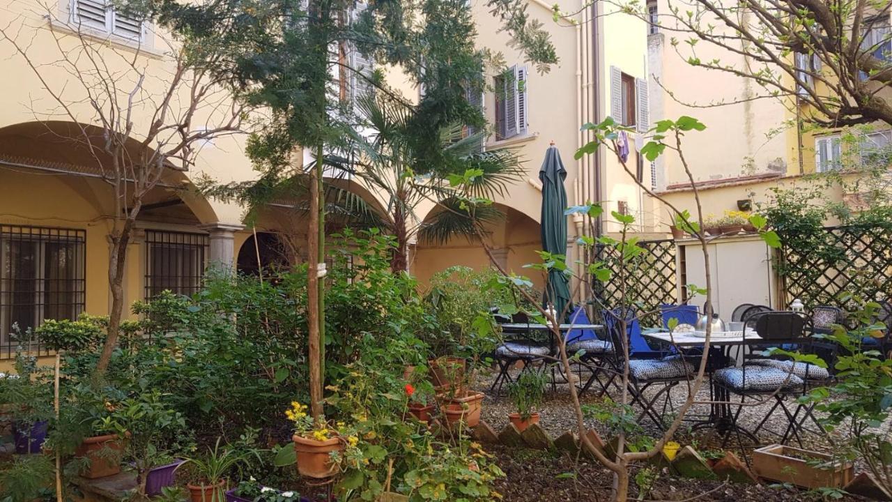 Cynthia'S Garden - Apartment With Private Garden In Santa Croce Florens Exteriör bild